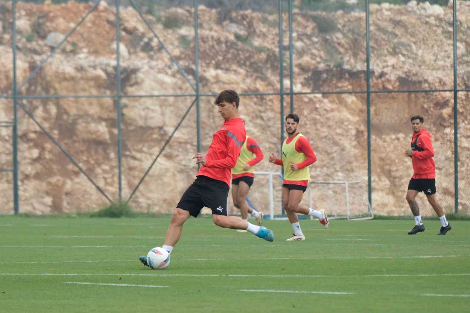 Atakaş Hatayspor, Başakşehir maçı hazırlıklarını sürdürdü
