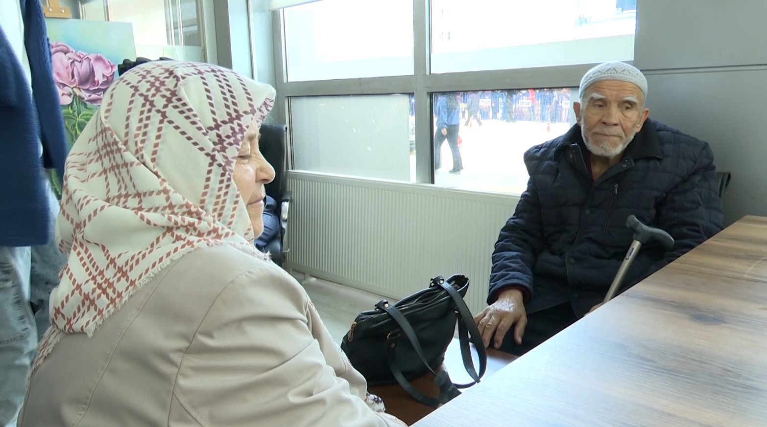 Yaşlı çiftten insanlığa ’altın’ dokunuş
