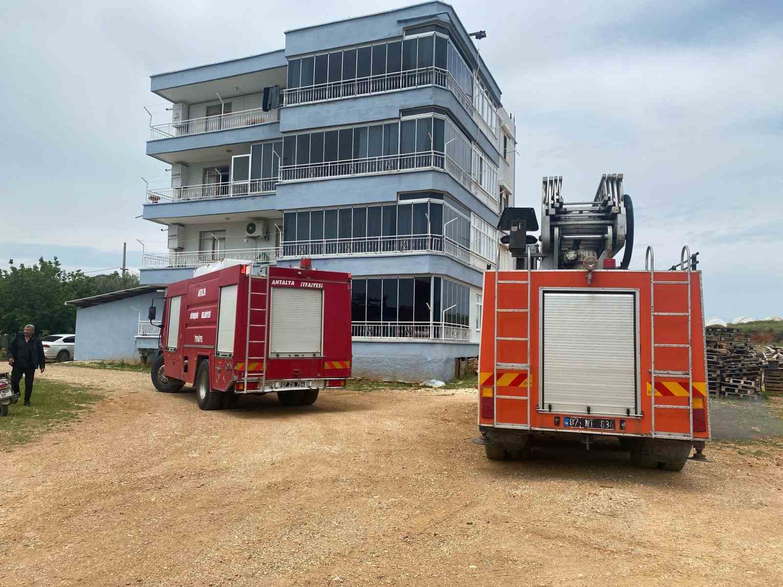 Serik’te apartman dairesinde çıkan yangın korkuttu