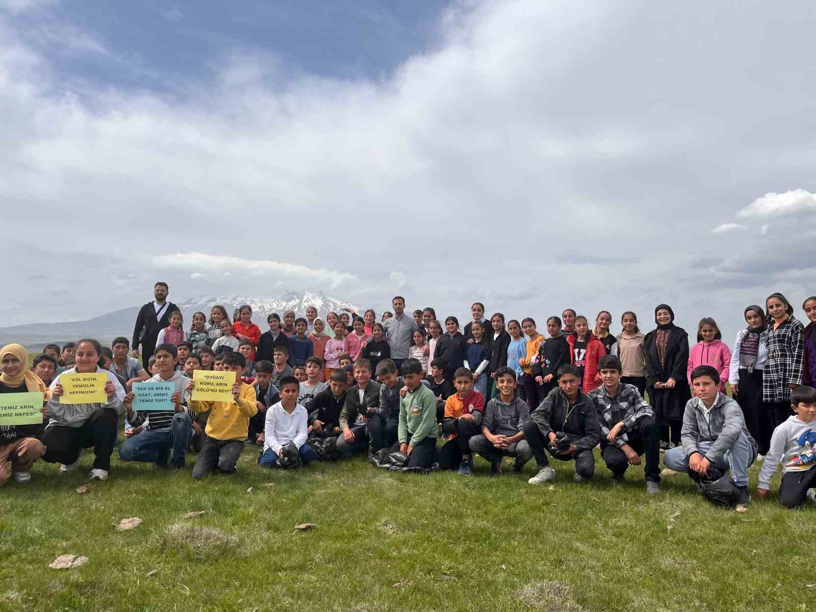 Göldüzü Köyü Ortaokulundan Arin Gölü’nde örnek temizlik etkinliği