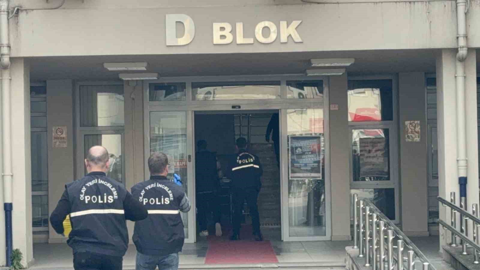 İl Sağlık M&uuml;d&uuml;rl&uuml;ğ&uuml; avukatı odasında silahla vurulmuş halde bulundu
