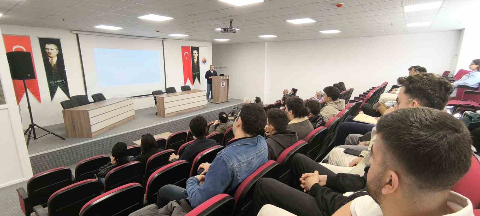 Mobil ekip liderinden gençlere kariyer tavsiyeleri
