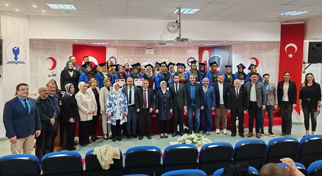 DPÜ’de "Kadın Üniversitesi" mezuniyet coşkusu