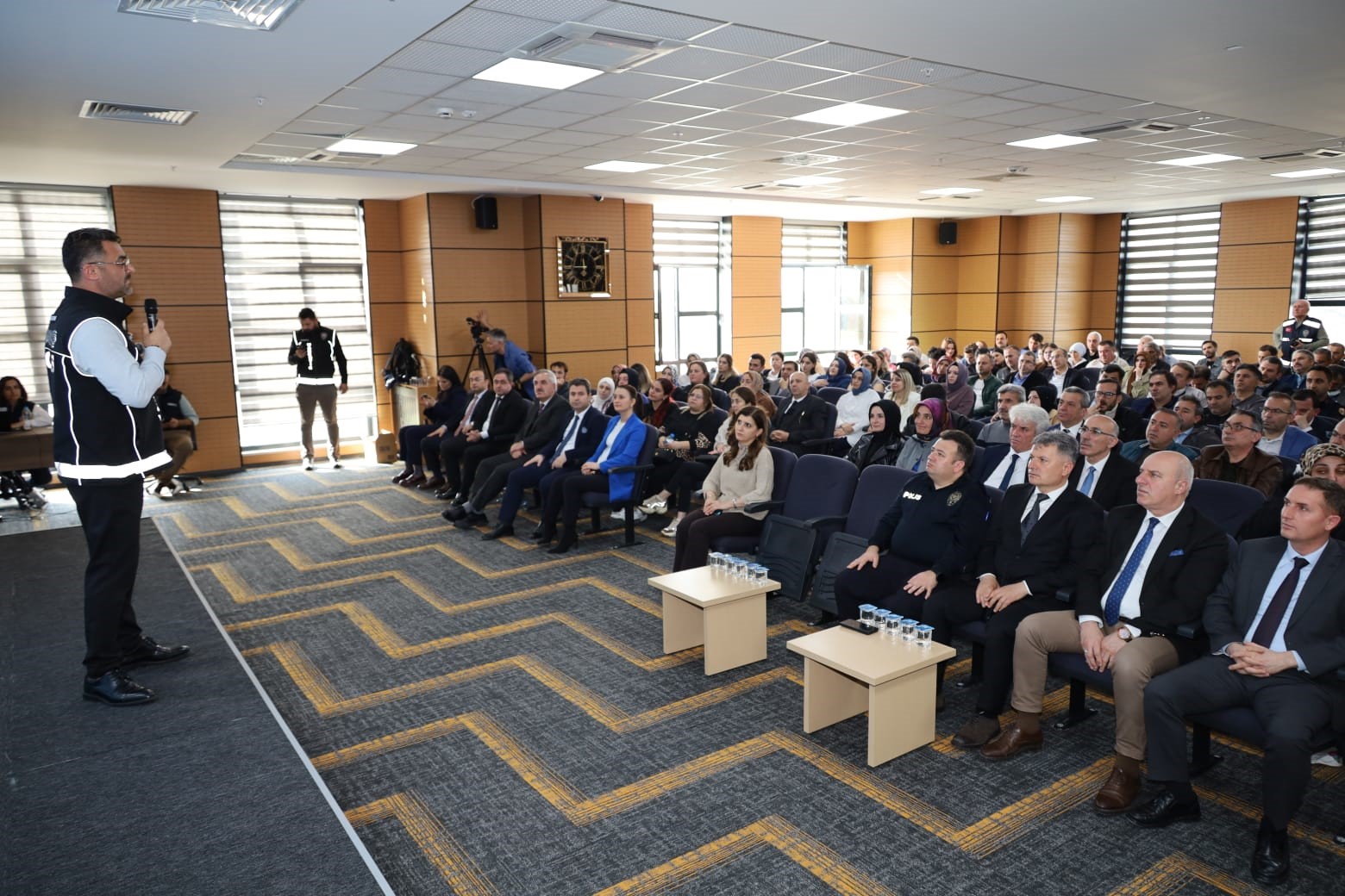 Bafra’da En İyi Narkotik Polisi Anne ve SİBERAY Semineri