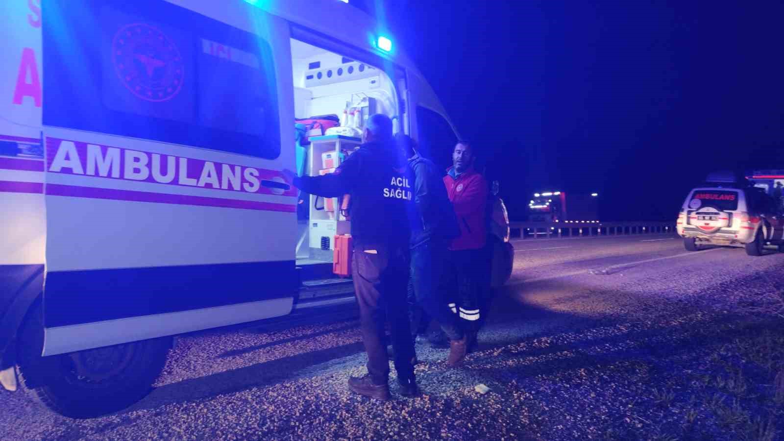 Van’da yolcu otobüsü devrildi: 28 yaralı