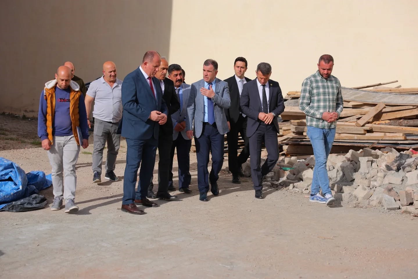 3 yıldır onarımı bitirilemeyen huzurevinin haziran ayının ortalarında bitirilmesi hedefleniyor
