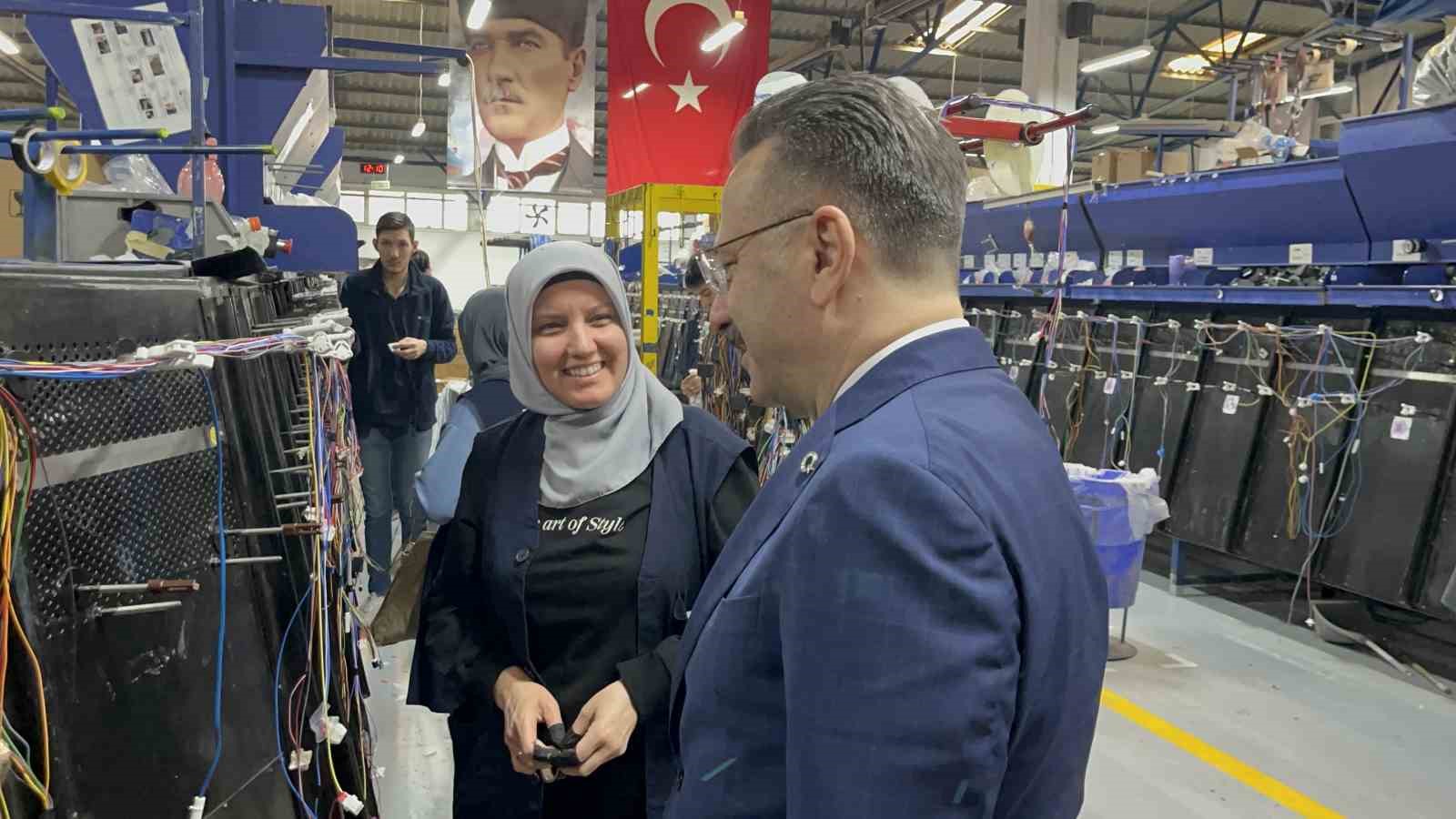 Milli savunma &uuml;r&uuml;nlerinin kritik par&ccedil;alarını Eskişehirli kadın iş&ccedil;iler &uuml;retiyor
