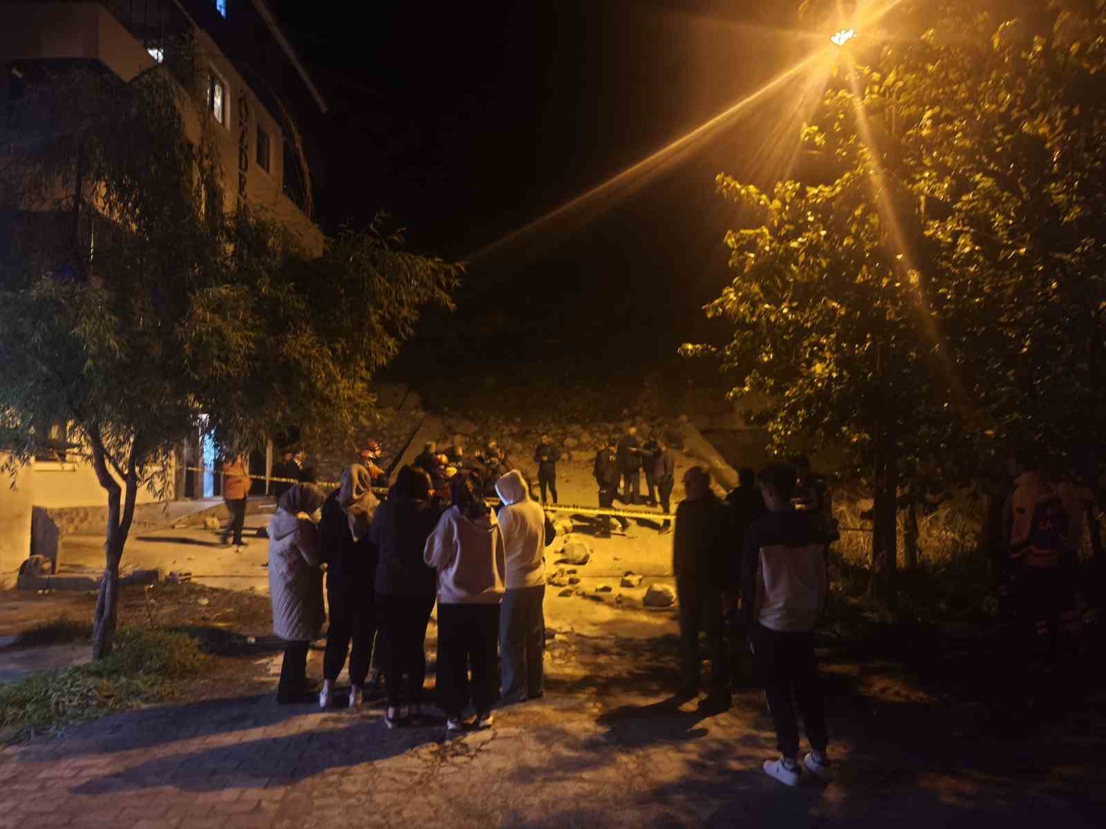 Ardanuç’ta heyelan korkuttu
