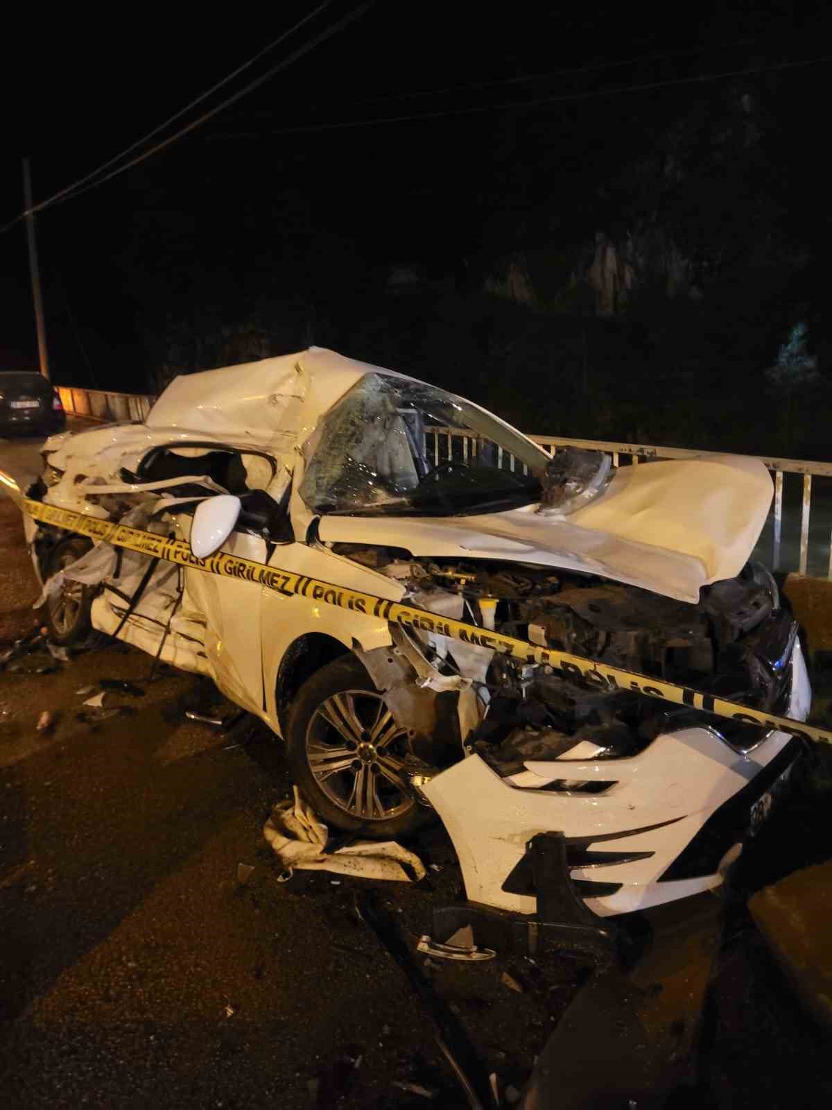 Giresun&rsquo;da trafik kazası: 2 &ouml;l&uuml;, 3 yaralı
