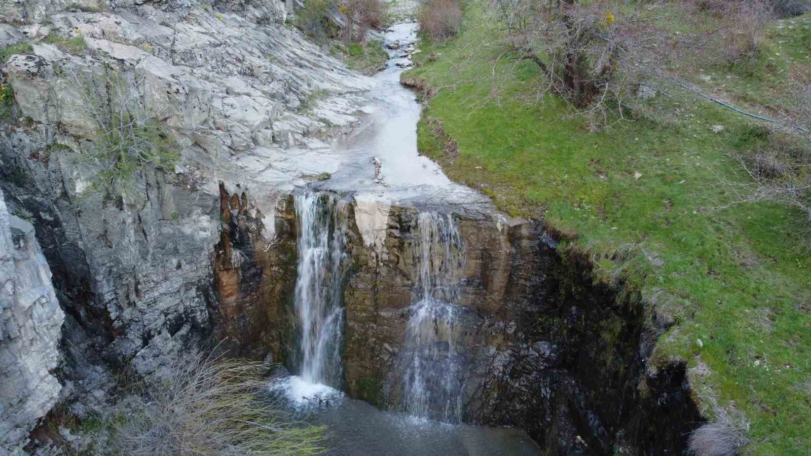 Yozgat’ta bahar güzelliği: Evci köyü şelalesinde görsel şölen başladı
