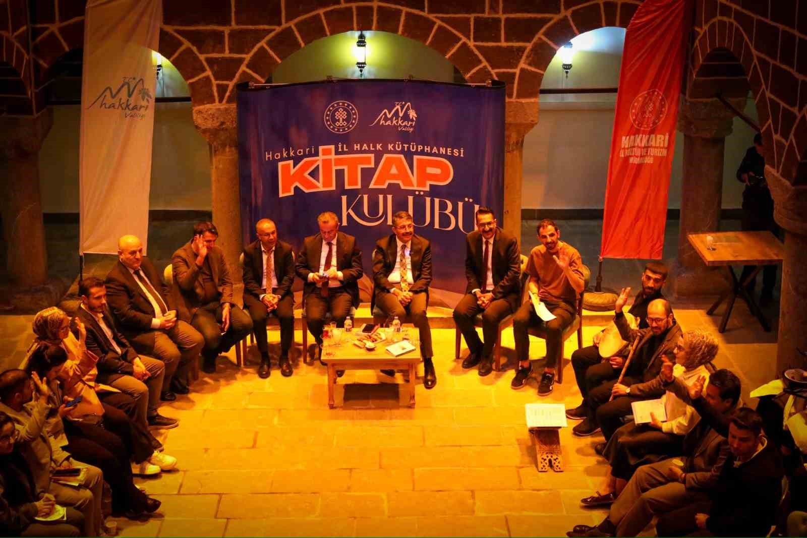 Vali Çelik, "Kitap Kulübü" etkinliğine katıldı
