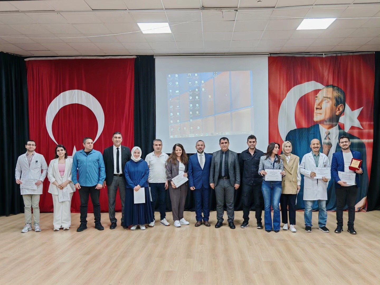 Matematik Olimpiyatları’nda dereceye giren öğrenciler ödüllerini aldı
