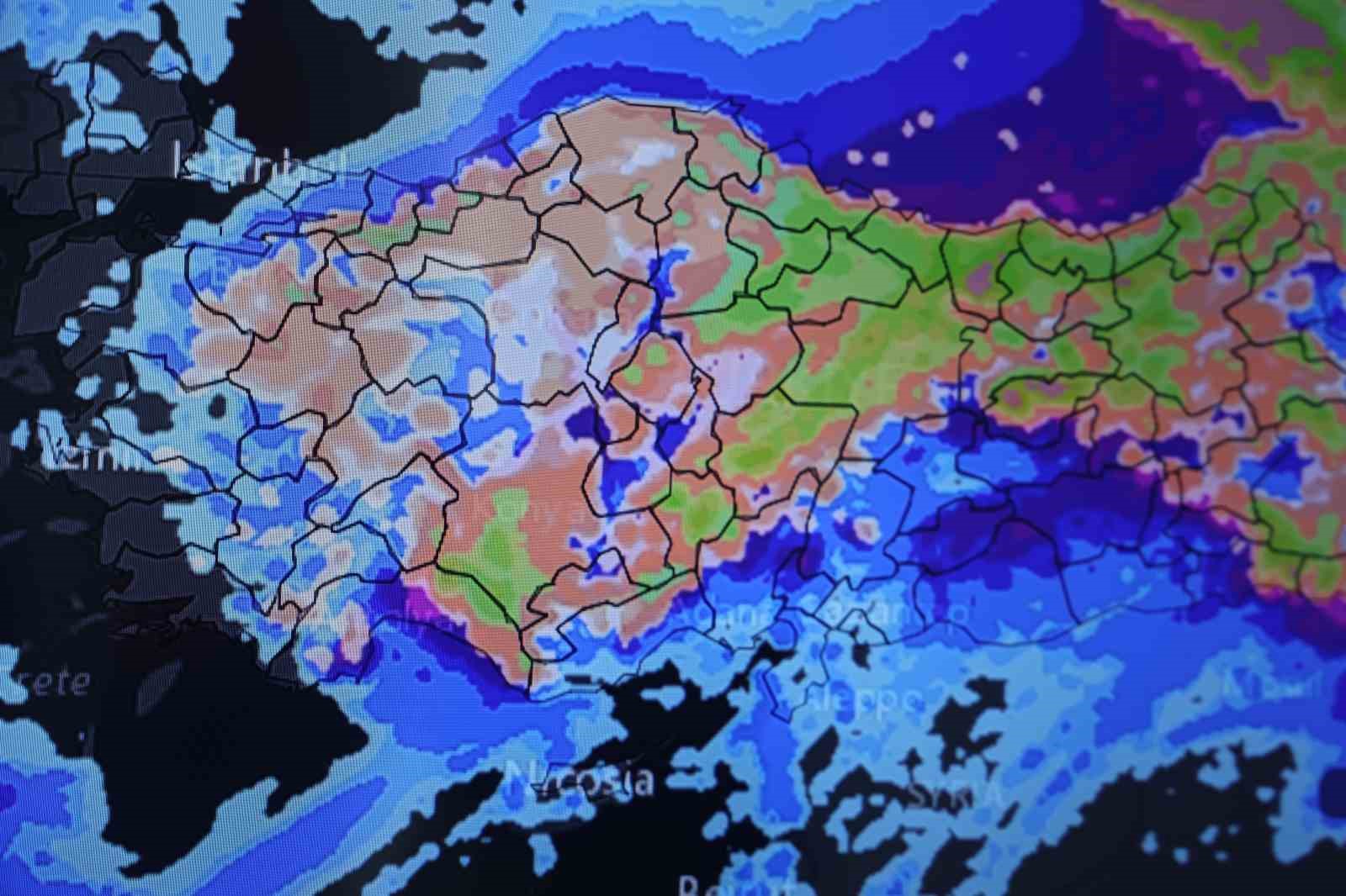 Meteorolojik gelişmeler anlık takip ediliyor, günlük doğru tahmin oranı ise yüzde 90
