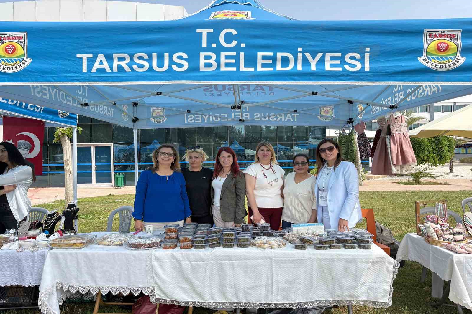 Üretici kadınlar üniversitede stant açtı

