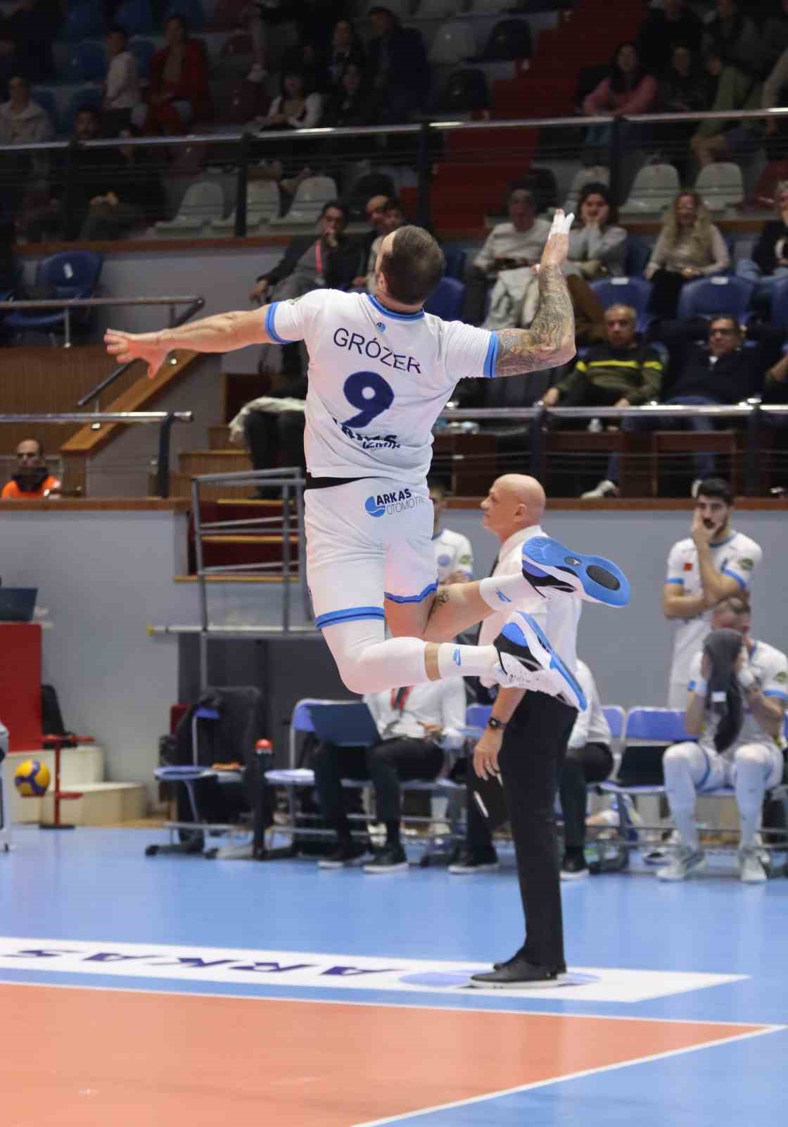 Georg Grozer, Arkas Spor’a veda etti
