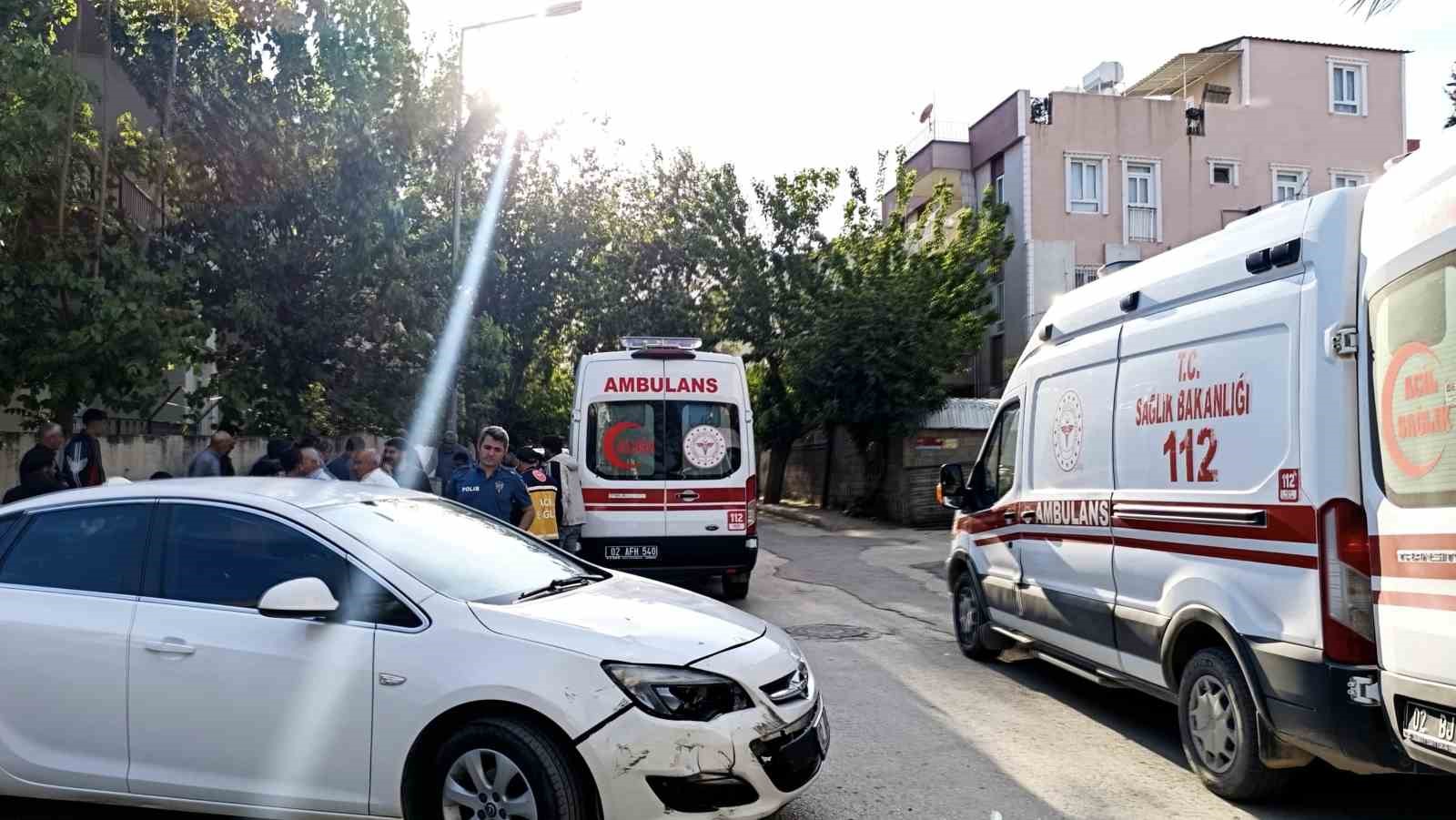 Otomobil ile motosiklet çarpıştı: 2 yaralı
