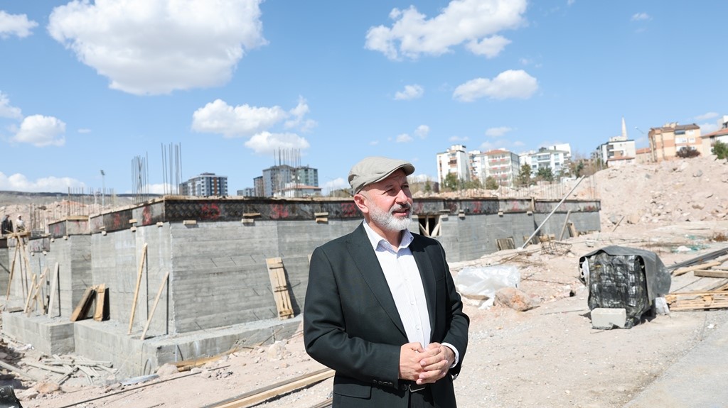 Başkan Çolakbayrakdar: "Ertuğrulgazi’de de Kocasinan’a yakışır bir çevre kuruyoruz"

