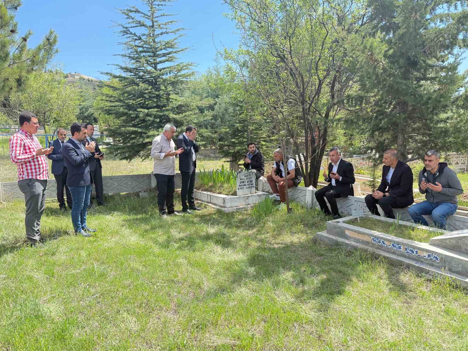 Ahmet Aytar Elazığ’da kabri başında anıldı