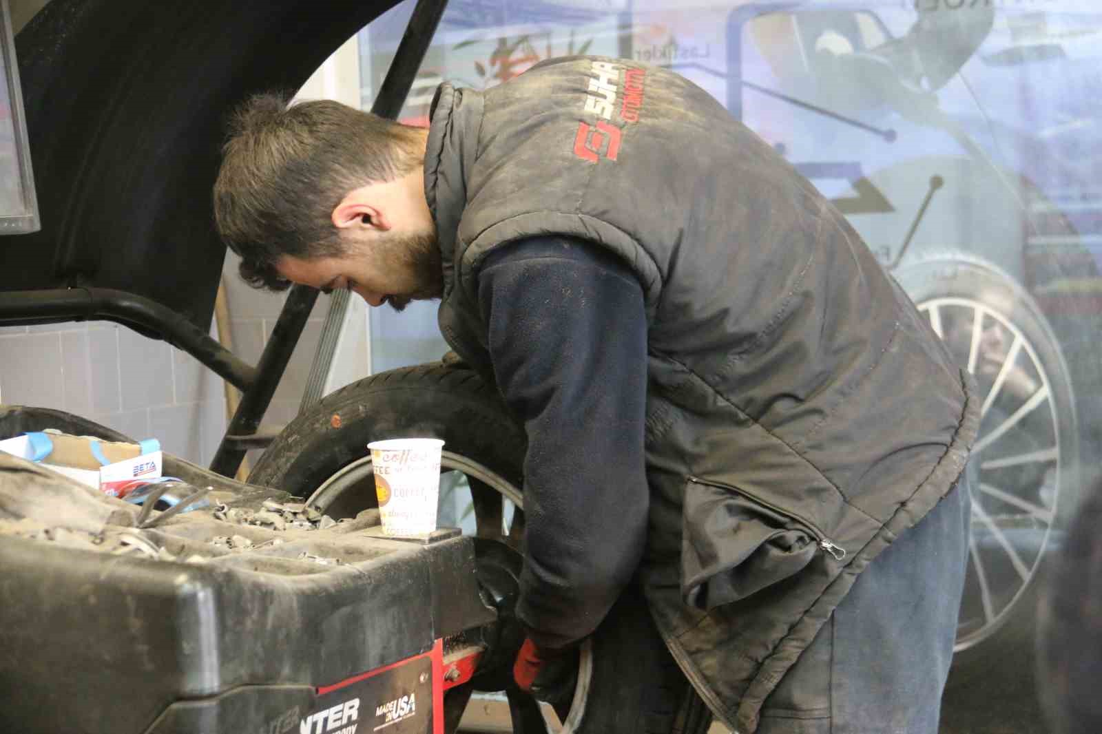 Ger&ccedil;ek emek&ccedil;iler 1 Mayıs&rsquo;ta da mesai yaptı
