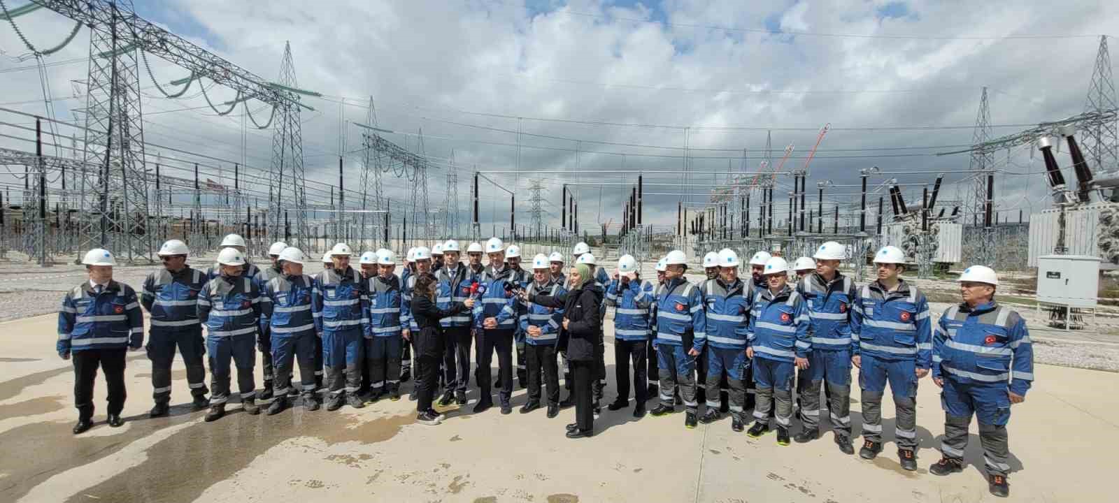 Bakan Bayraktar: "Elektrik dağıtım hizmetlerimizi kaliteli ve kesintisiz bir şekilde vermeye devam edeceğiz"
