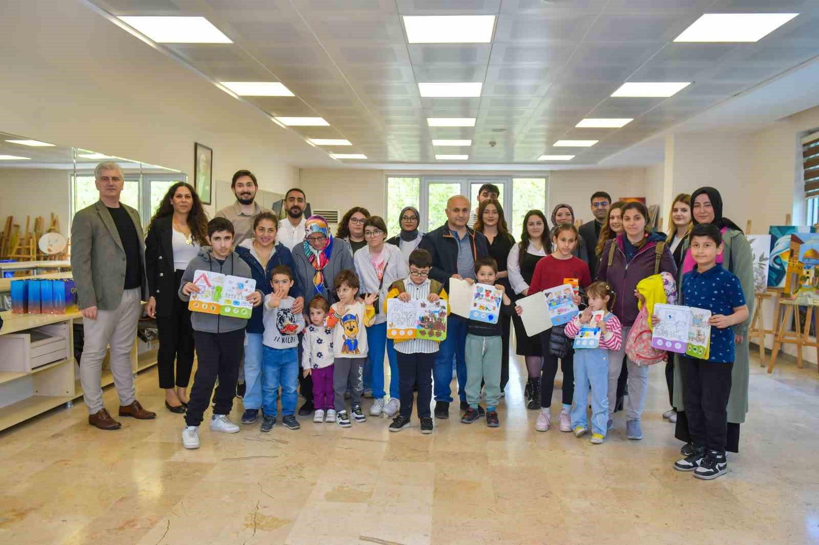 &Ouml;zel &Ccedil;ocukların hayali tuvalleri renklendirdi
