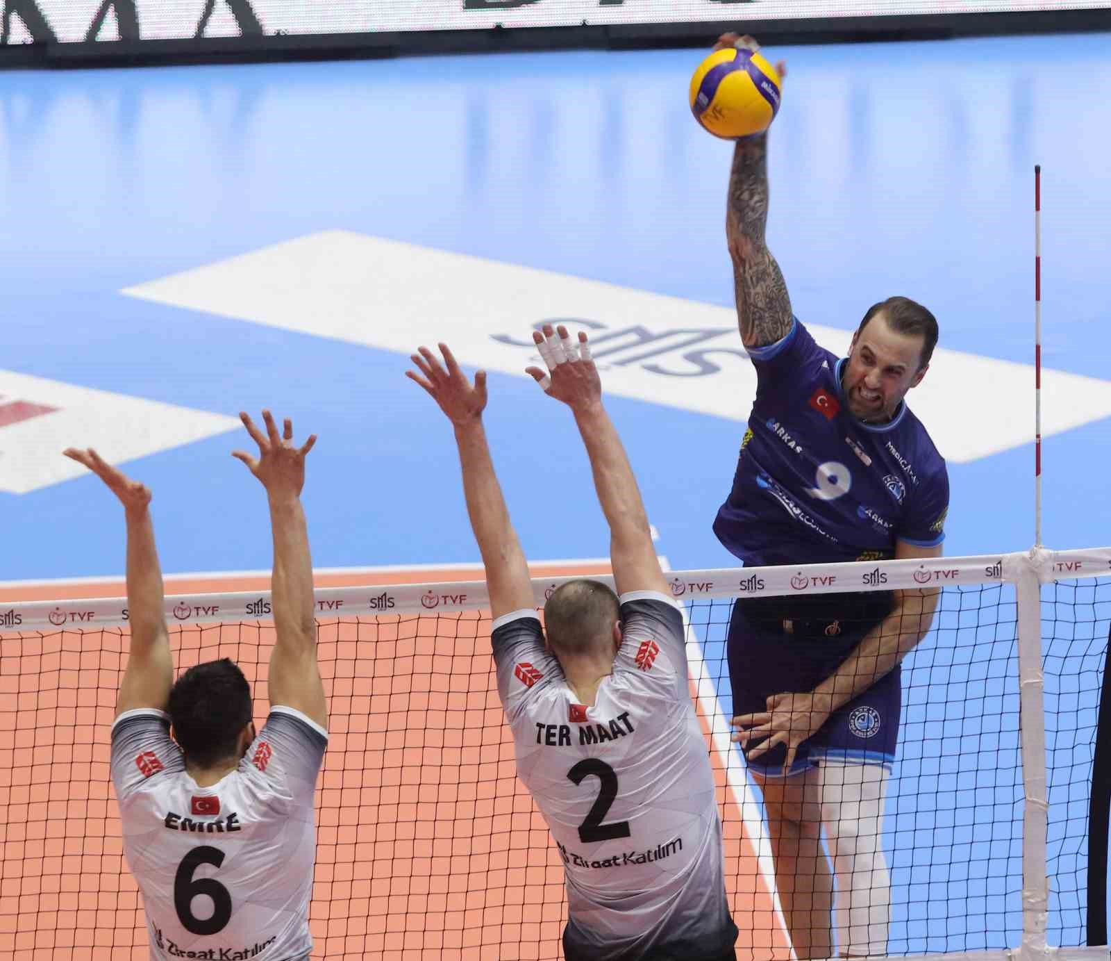 Georg Grozer, Arkas Spor’a veda etti