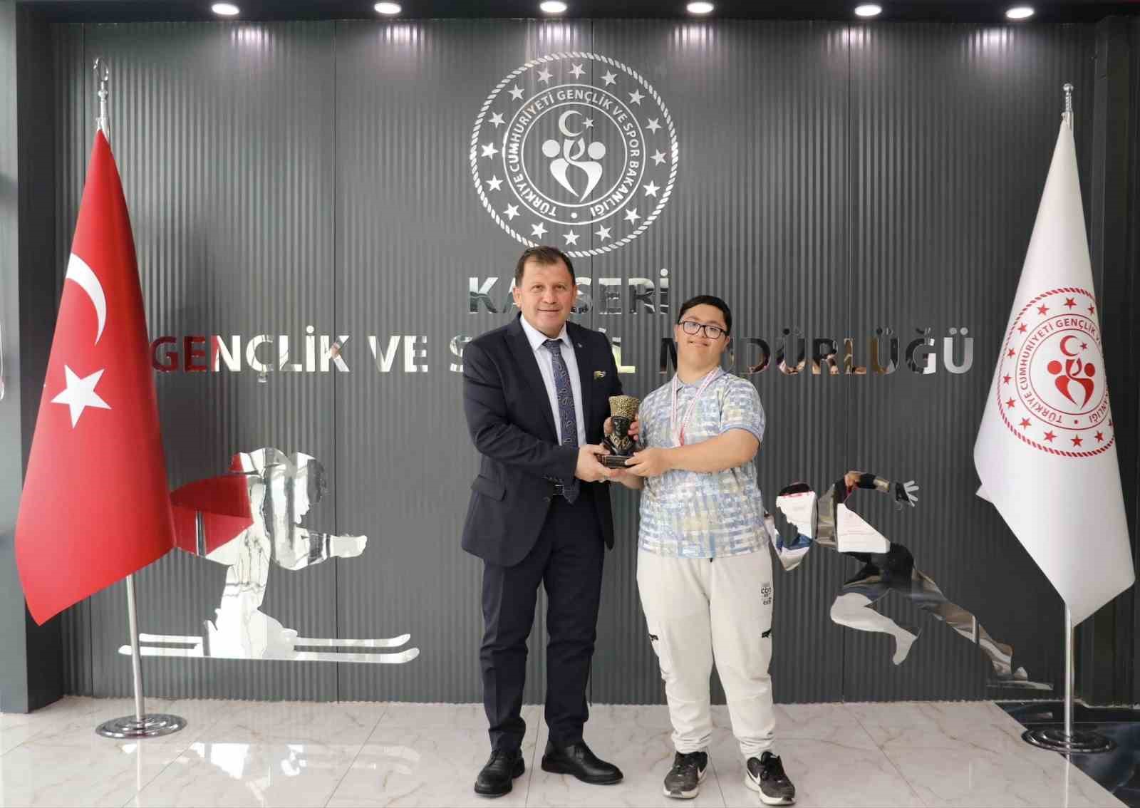 &Ouml;zel şampiyonlardan &ouml;zel ziyaret
