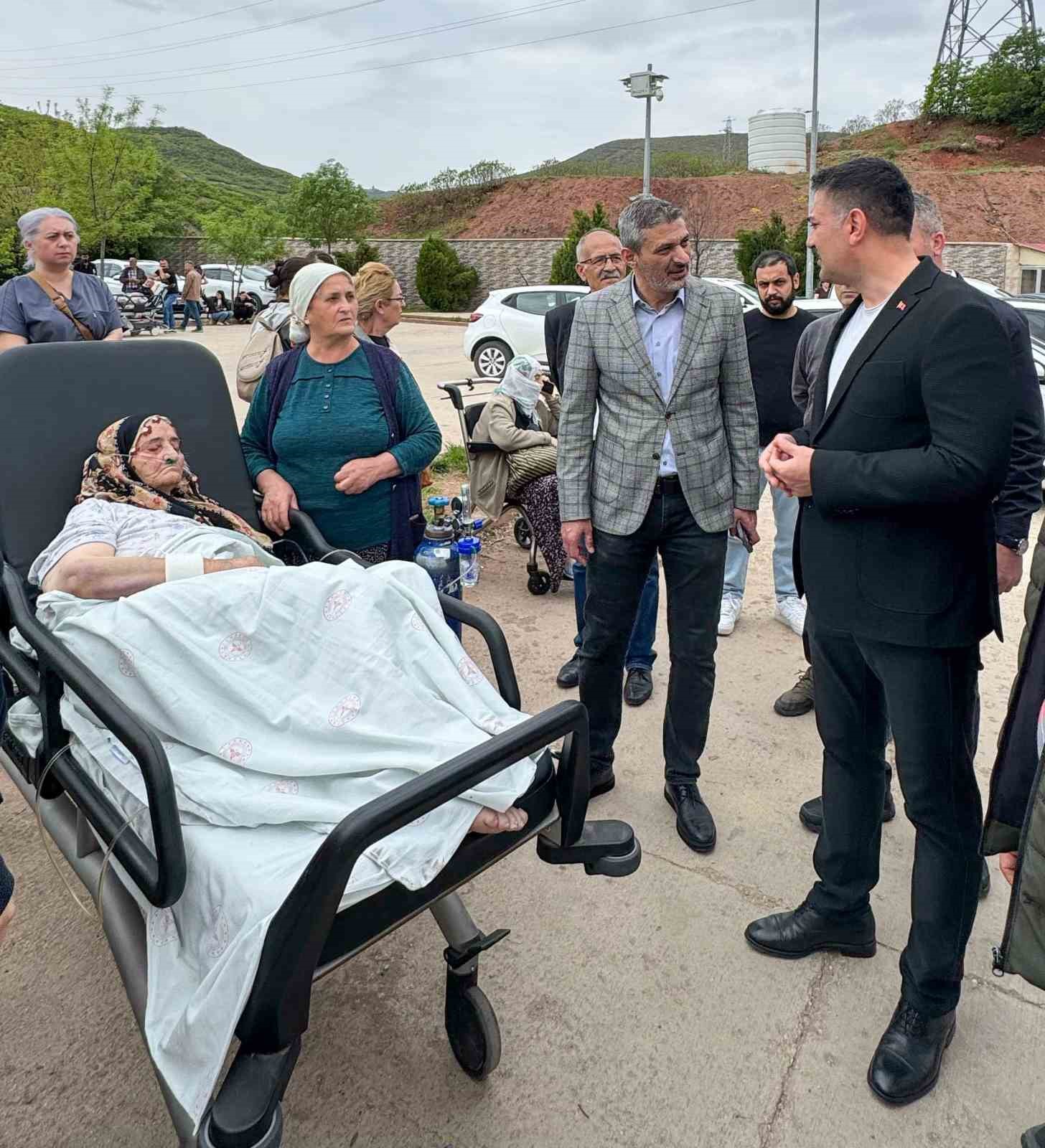 Vali Tekbıyıkoğlu: "Hastalar servislere alınmaya başlandı"
