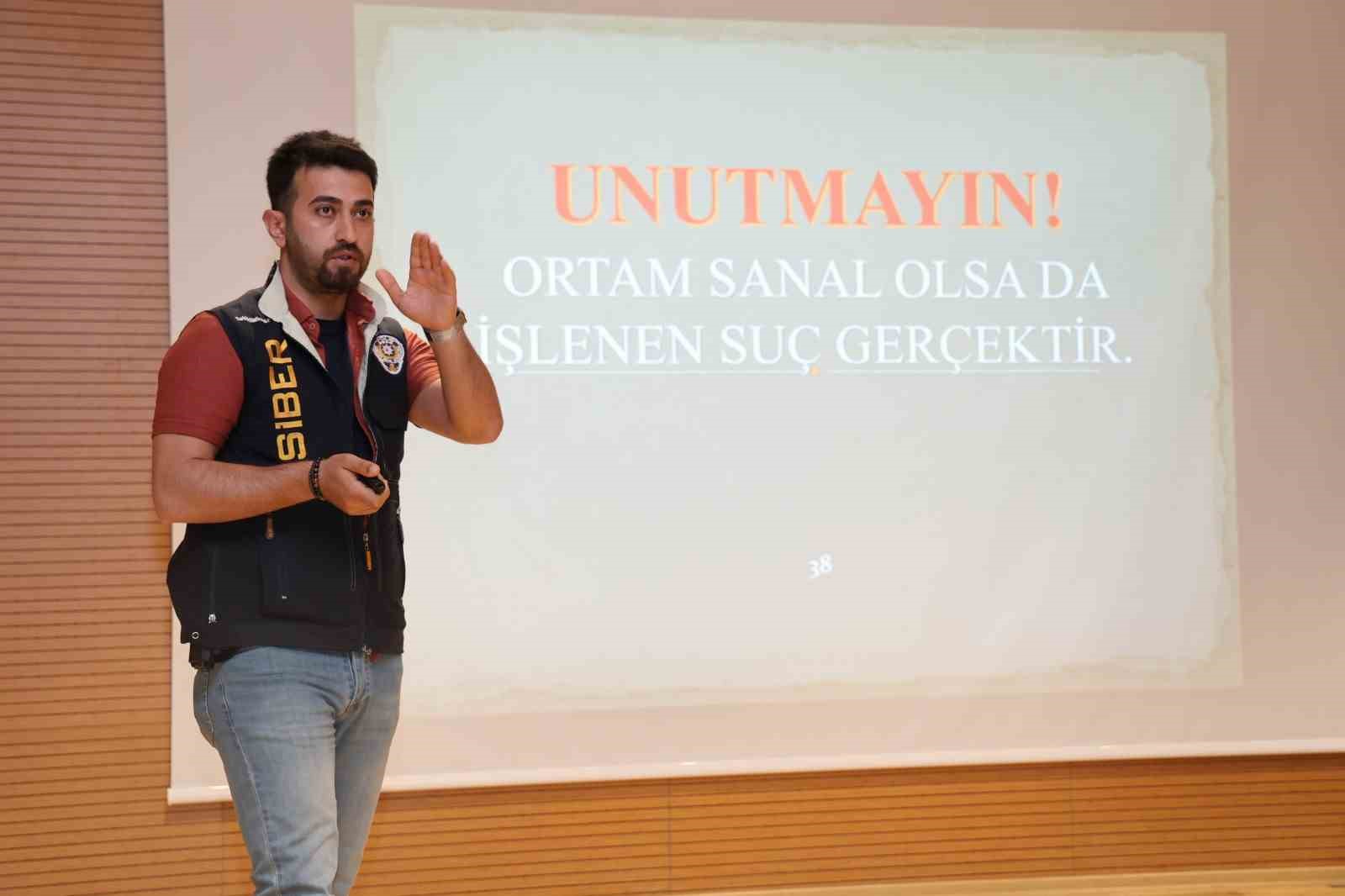 Öğrencilere siber suçlar anlatıldı