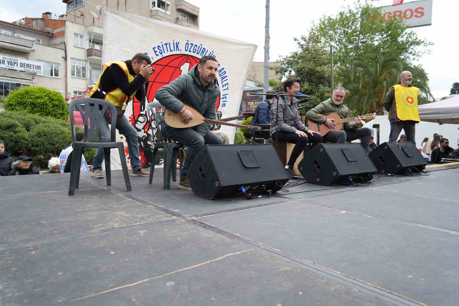 Edremit&rsquo;te 1 Mayıs Emek ve Dayanışma G&uuml;n&uuml; kutlandı
