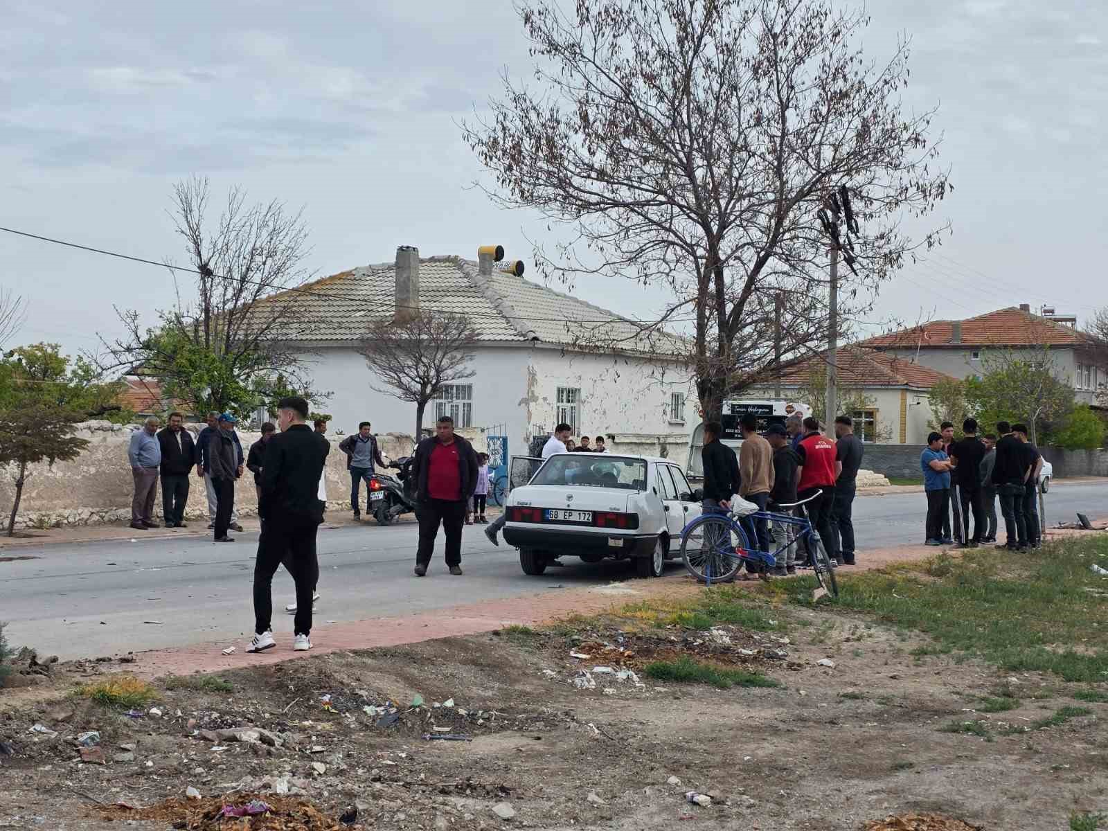 Gözü çıkıp yola fırlayan sürücü hayatını kaybetti