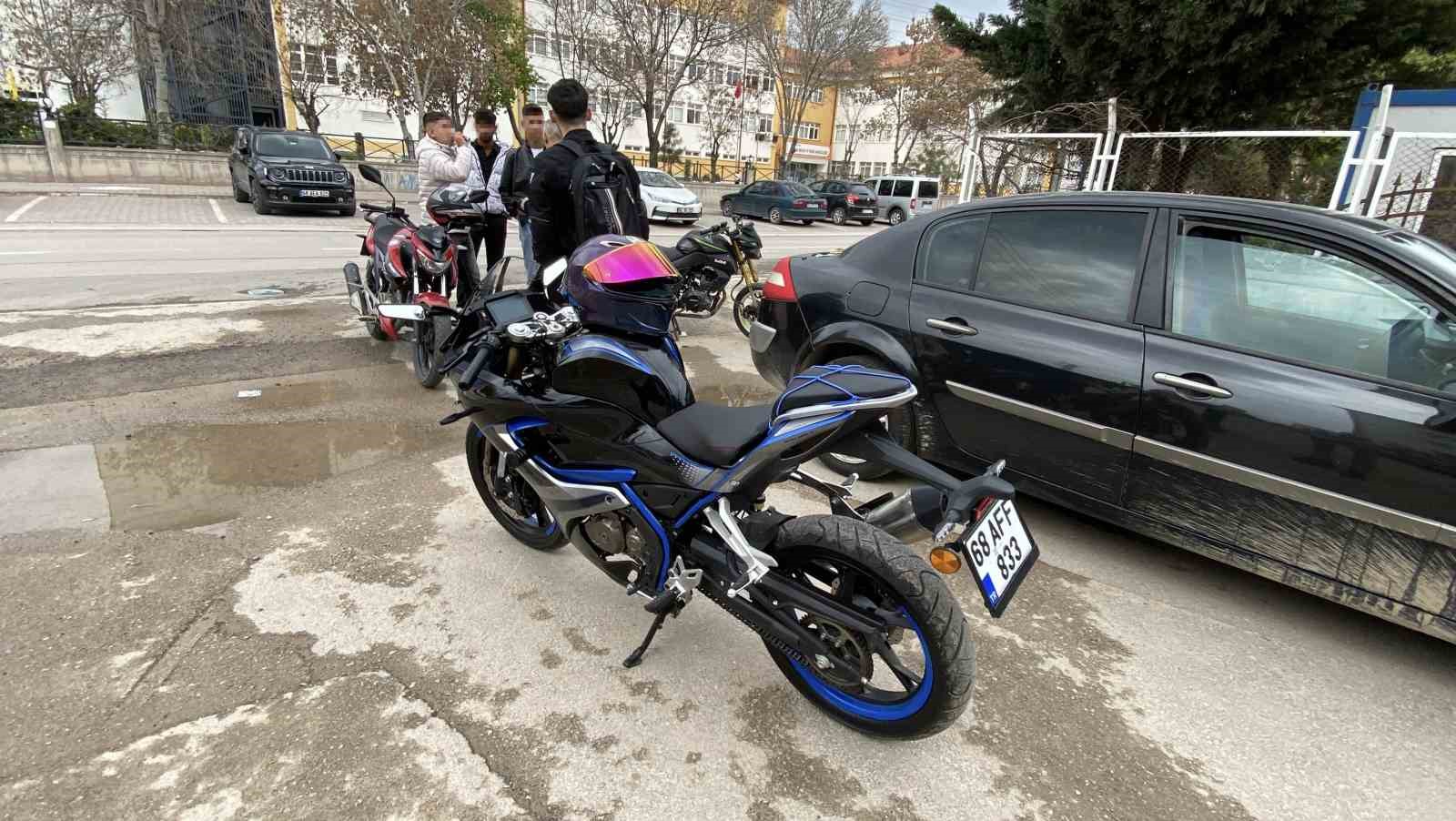 Ehliyetsiz motosiklet sürücüsüne 25 bin 956 lira ceza