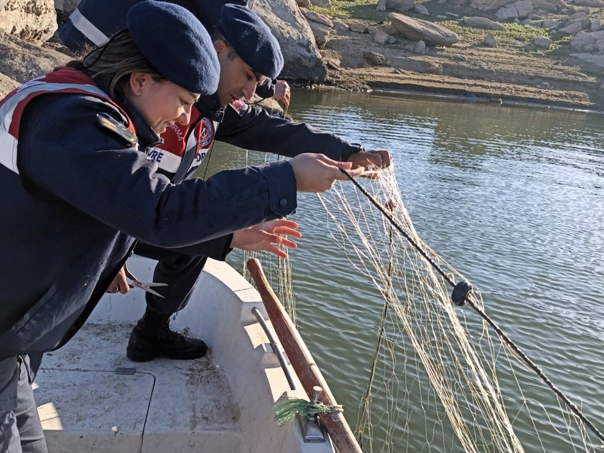 Kayalı Barajı&rsquo;nda av yasağı denetimi
