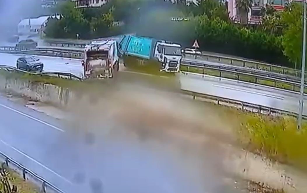 E-5 Karayolunda kayganlaşan yolda 3 kamyon kaydı facianın eşiğinden dönüldü