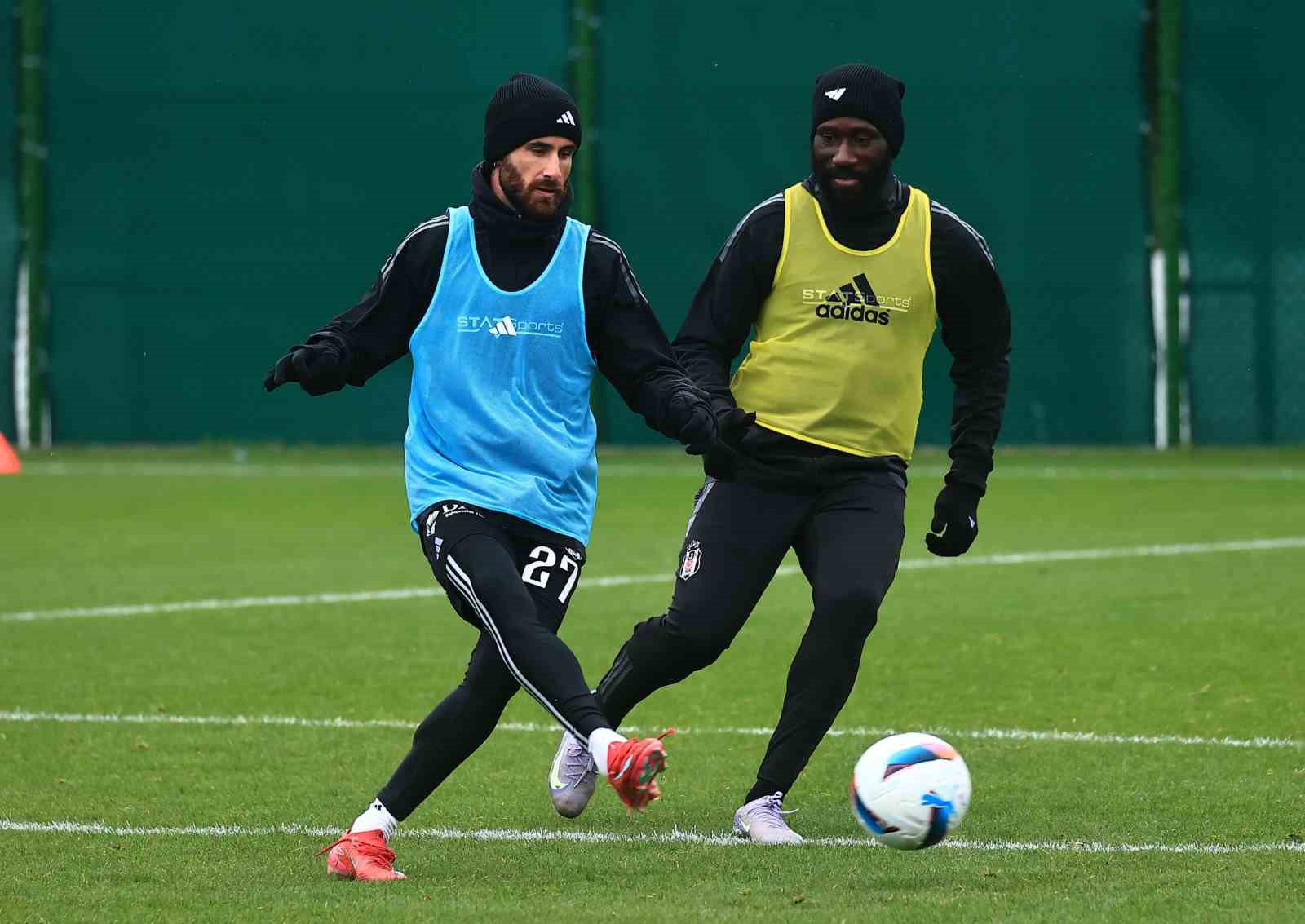 Beşiktaş, kondisyon ve taktik çalıştı