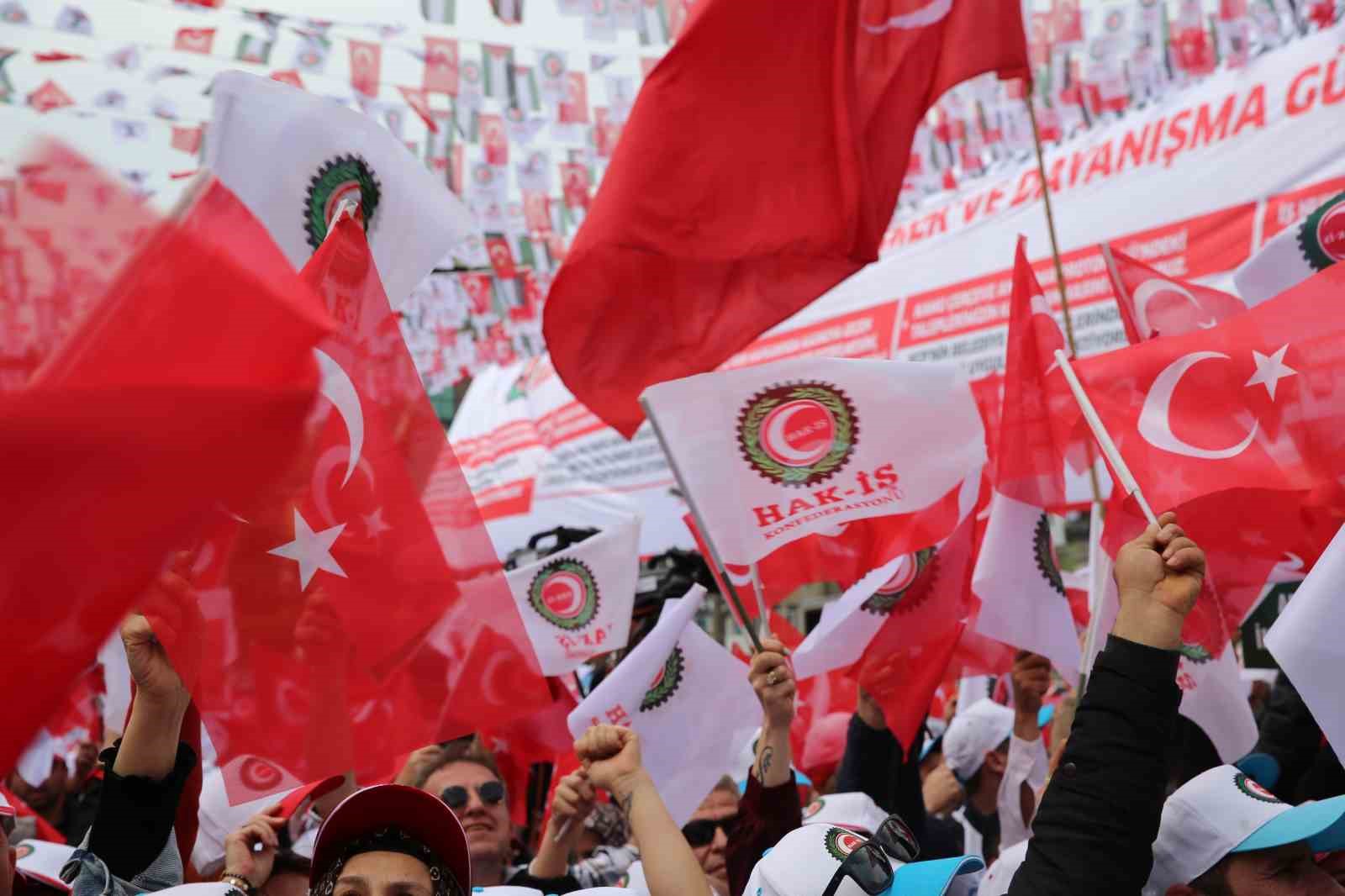 HAK-İŞ 1 Mayıs Emek ve Dayanışma Günü’nü Rize’de kutladı