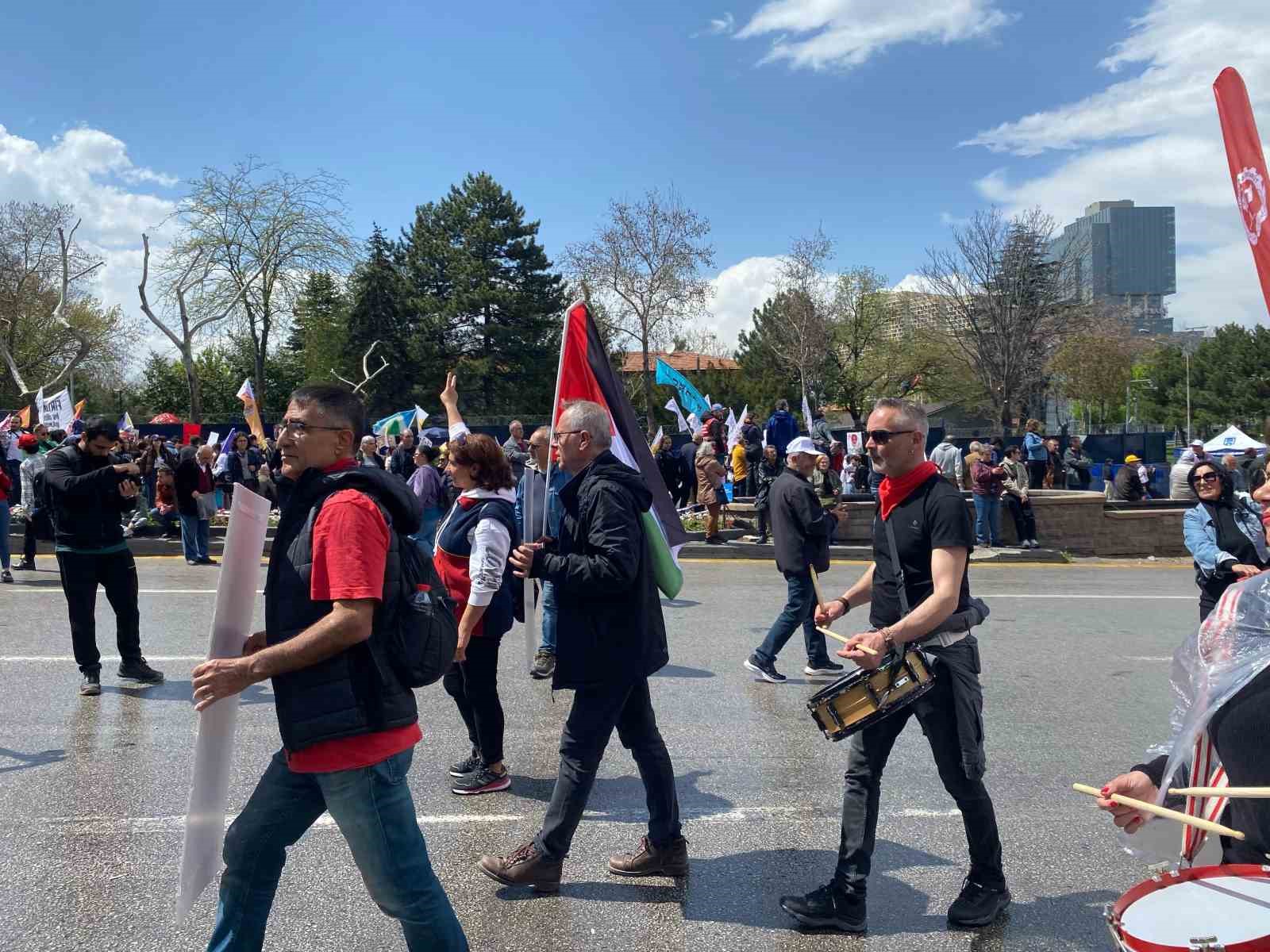 Ankara’da 1 Mayıs yürüyüşü gerçekleşti