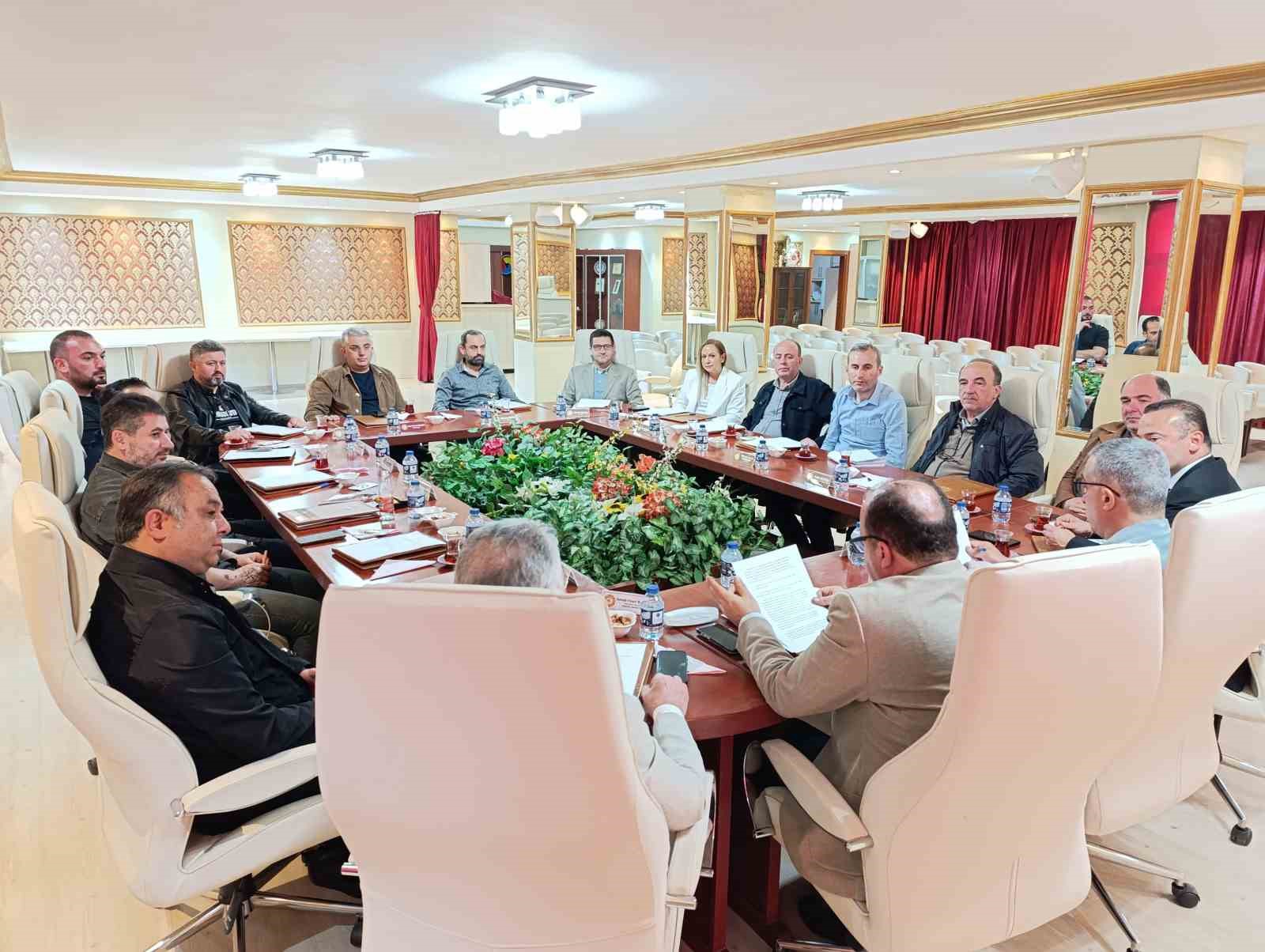 Safranbolu TSO’da yeni meclis üyesi Urgancıoğlu’na rozeti verildi