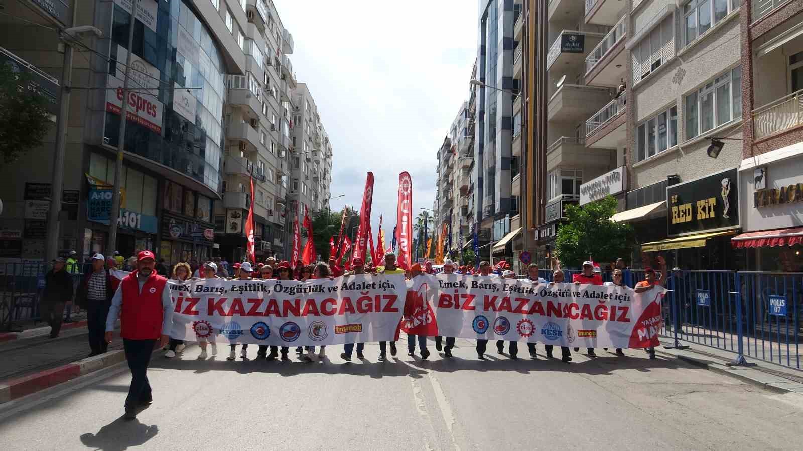 Antalya’da 1 Mayıs coşkuyla kutlandı
