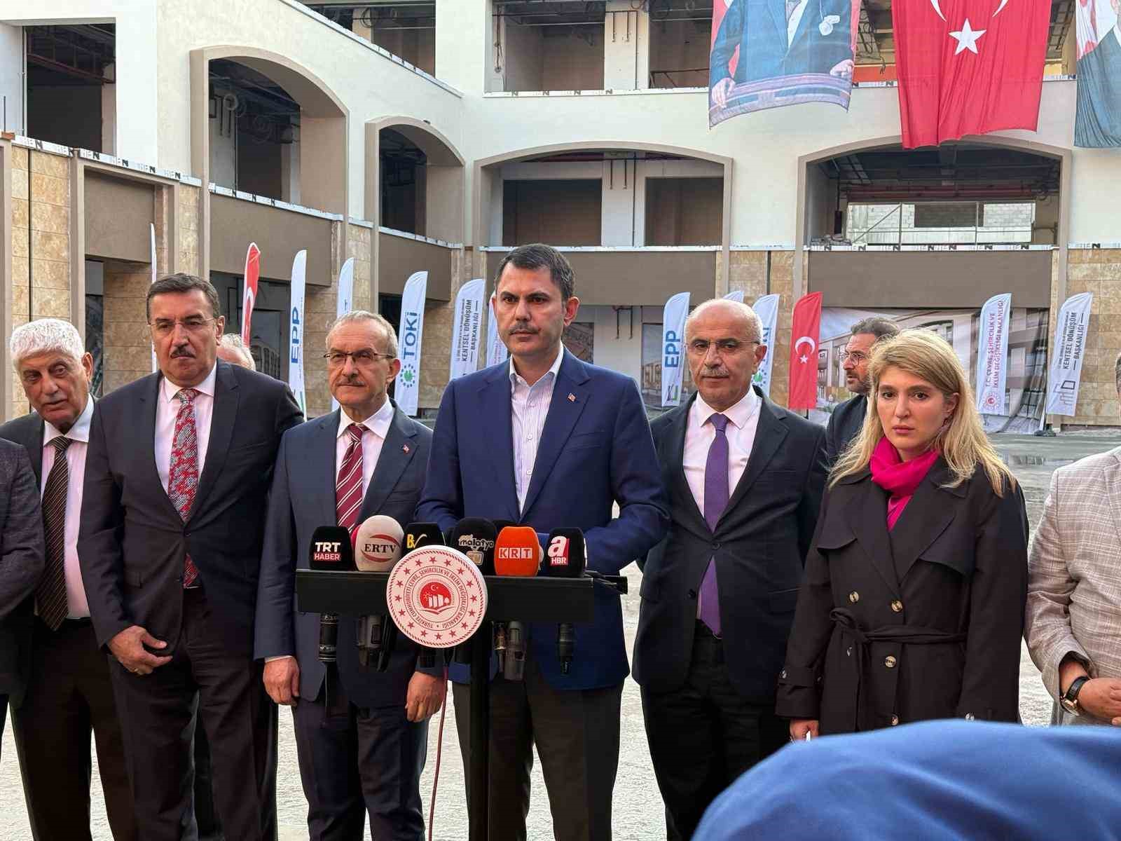 Bakan Kurum, Malatya’da Bakırcılar Çarşısı şantiyesini ziyaret etti: "Yıl sonuna kadar 453 bin yeni konut ve iş yerini teslim edeceğiz"