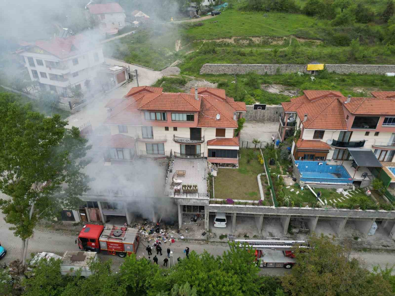 Devrek’te depo yangını