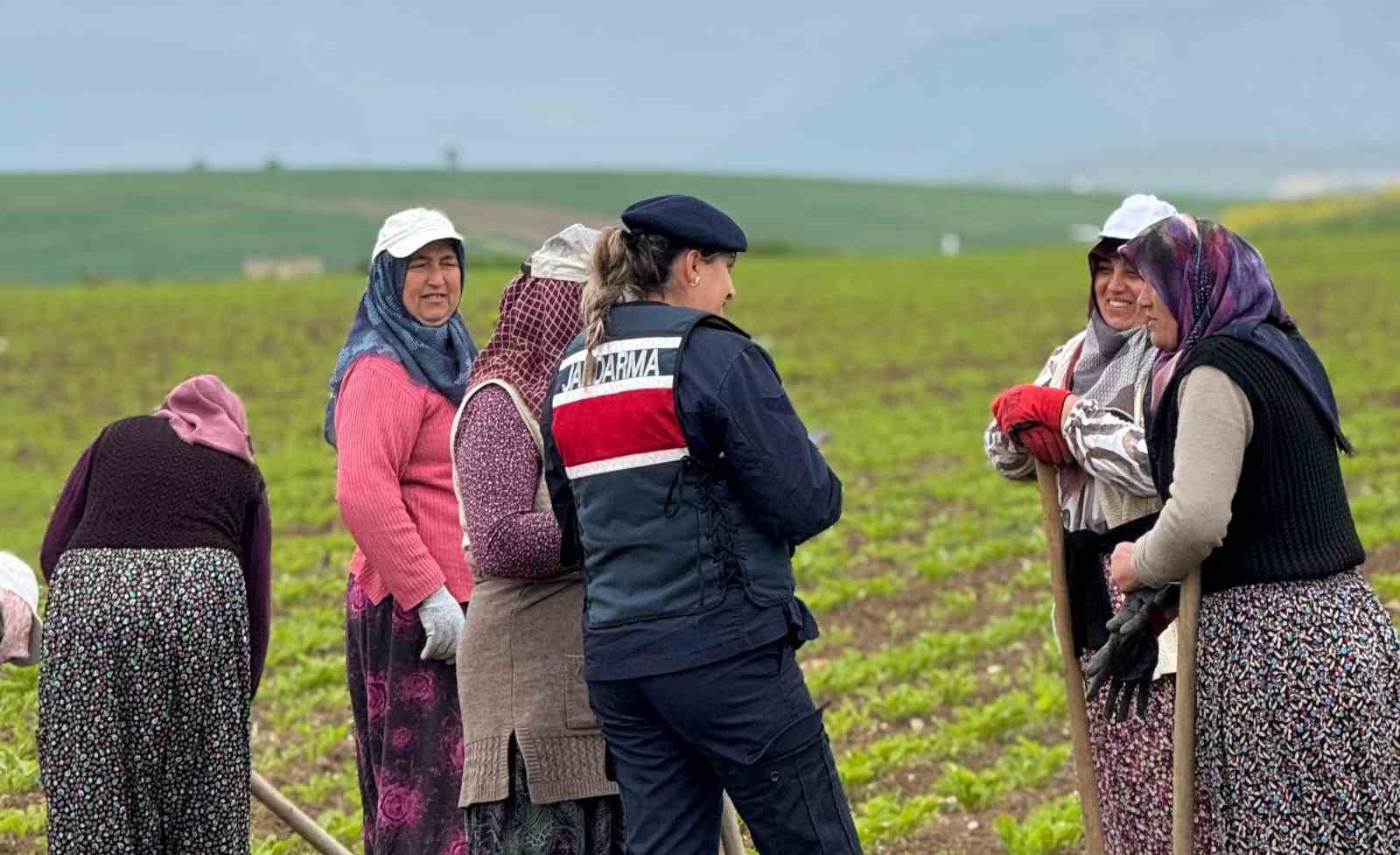 Jandarmadan 1 Mayıs&rsquo;ta anlamlı hareket
