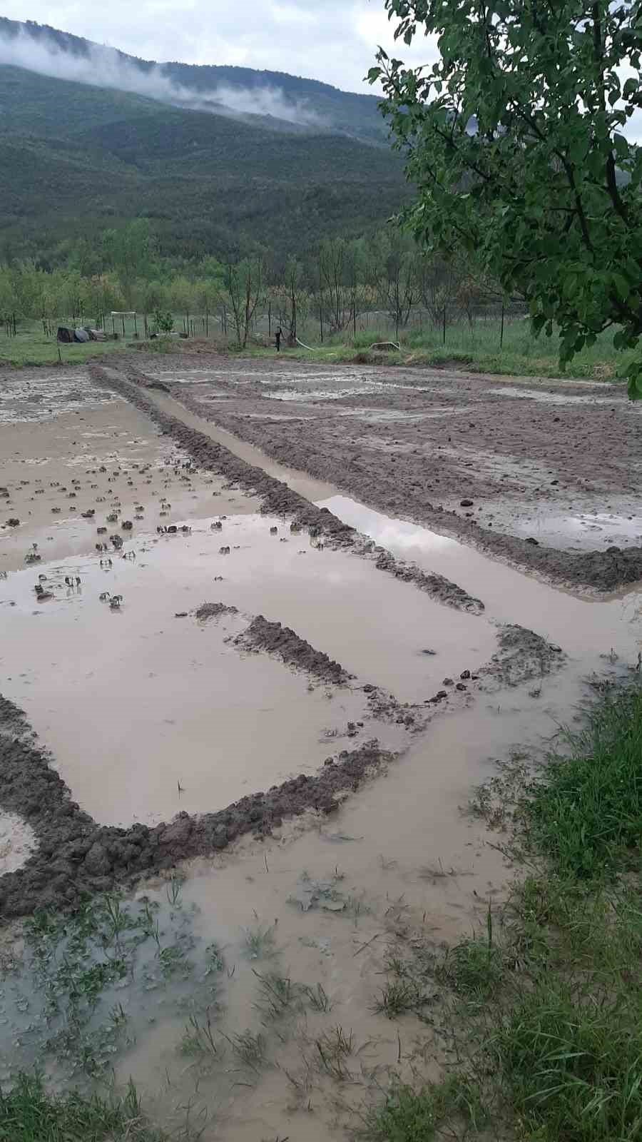 Karabük’te sağanak ve dolu etkili oldu
