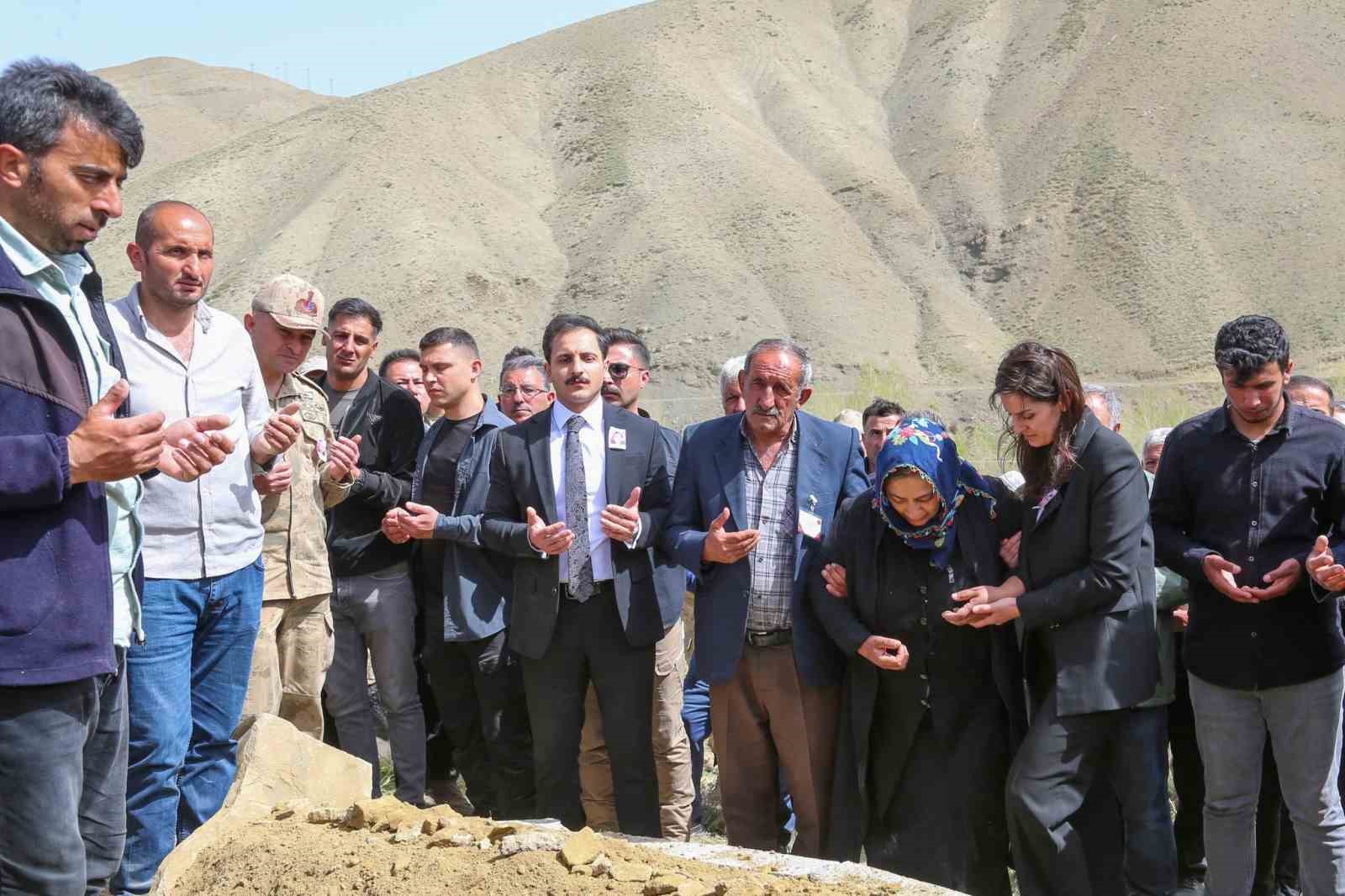 Van’da şehit güvenlik korucusu için tören düzenlendi