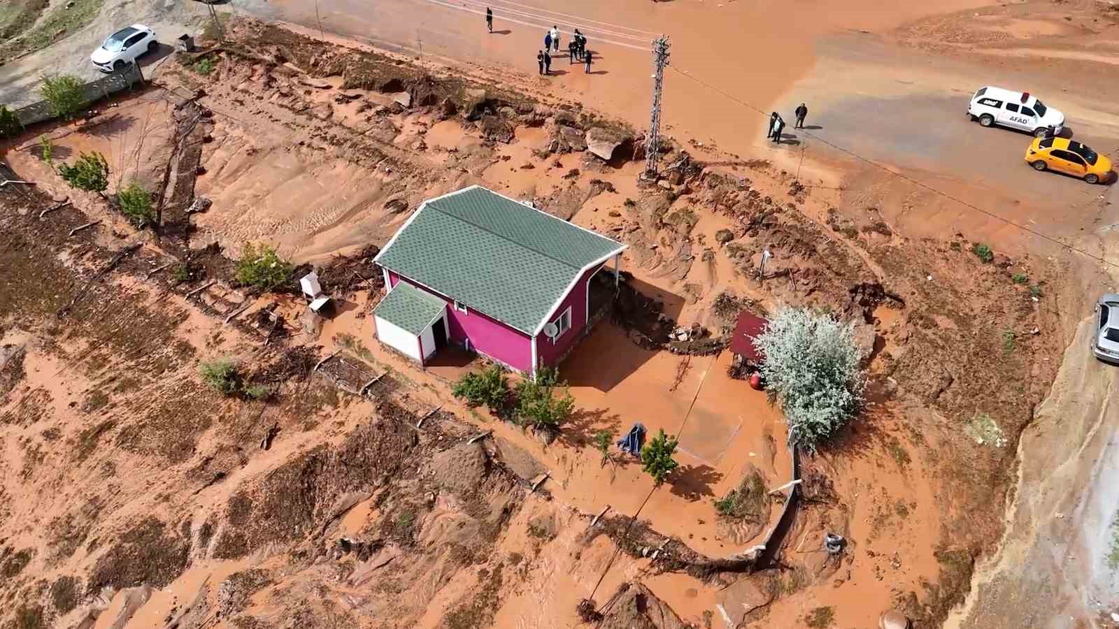 Kırıkkale Valisi Makas’tan "sel" açıklaması: "36 farklı noktaya müdahale ettik"