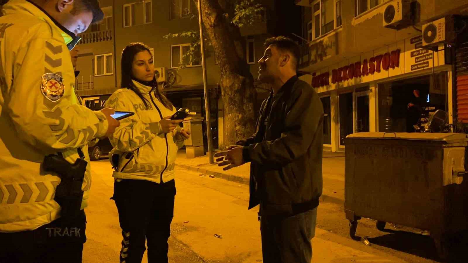 Polisin alkollü sürücüyle imtihanı kamerada