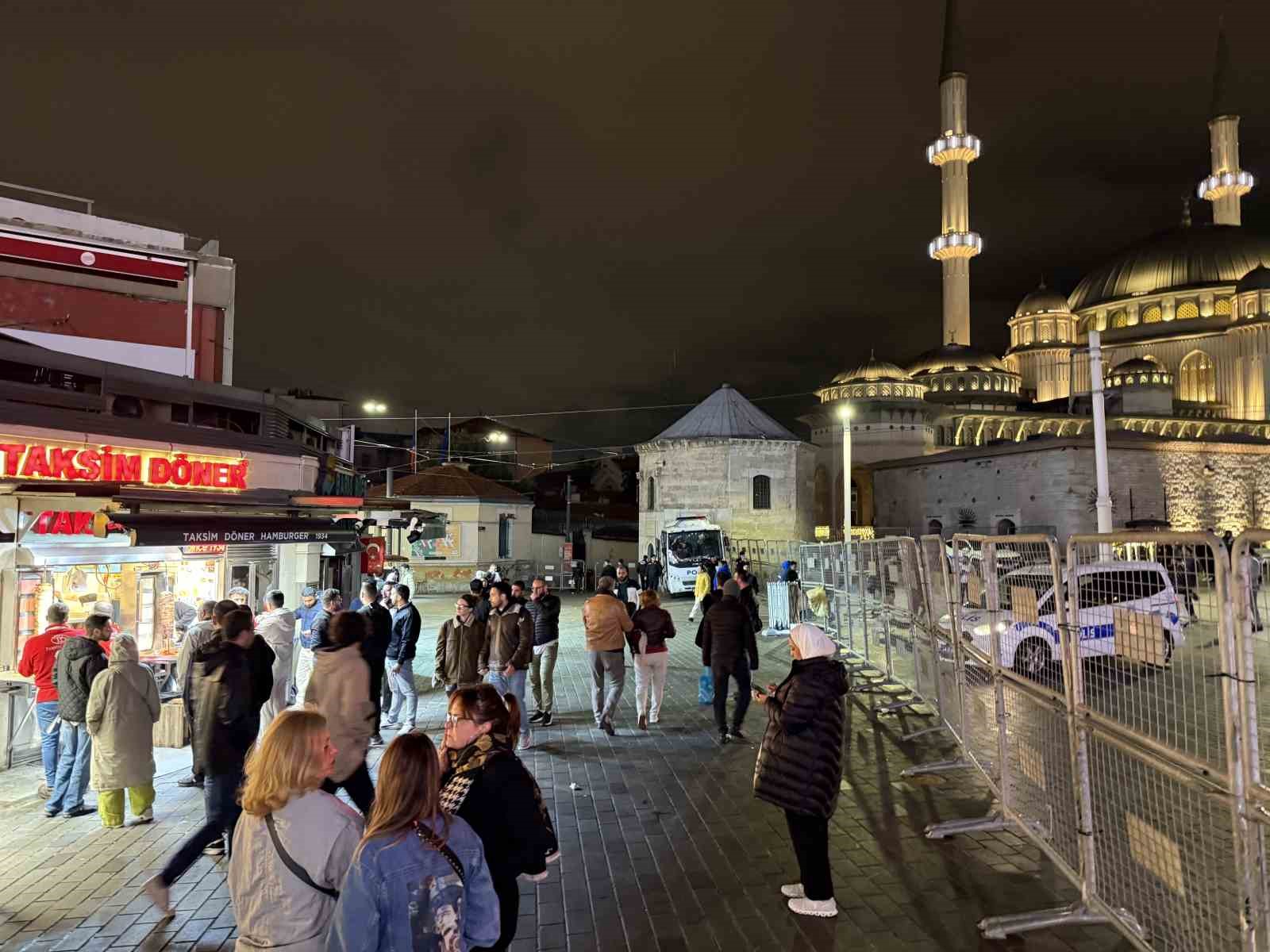 Taksim’de 1 Mayıs tedbirleri için kapatılan yollar açılmaya başladı
