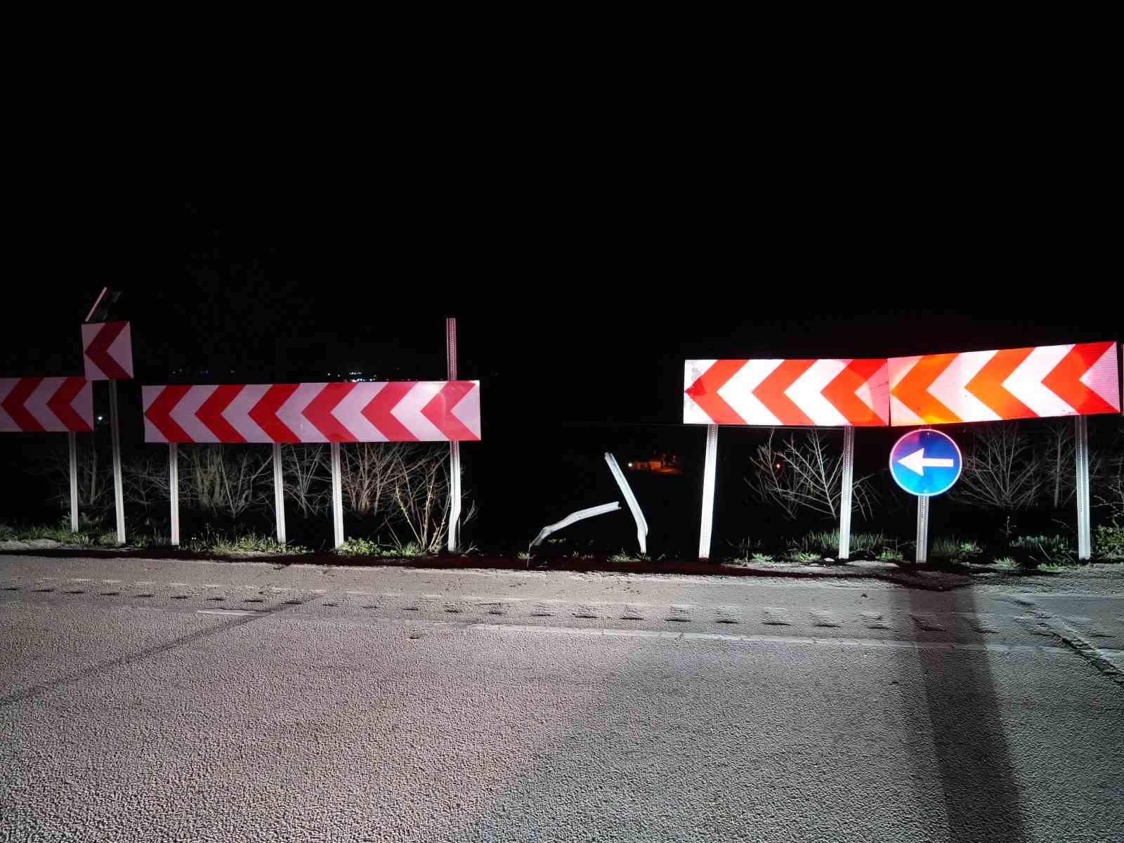 Kontrolden çıkan otomobil 40 metre yükseklikten tarlaya uçtu