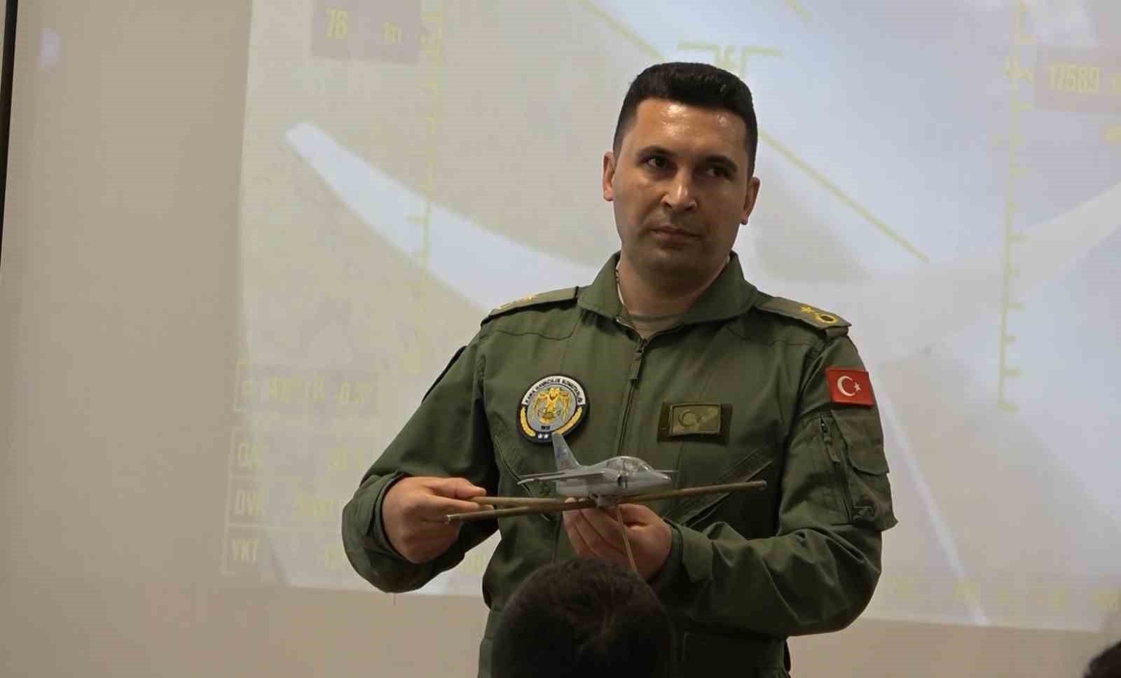 Isparta’da 18 haftalık eğitimle Bayraktar TB2 pilotları yetiştiriliyor
