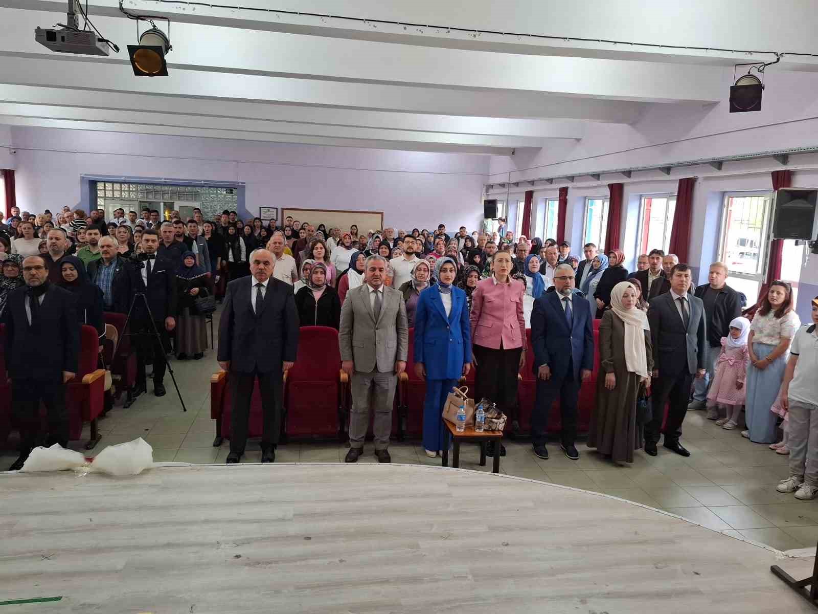 K&ouml;şkl&uuml; minikler mezuniyet sevinci yaşadı
